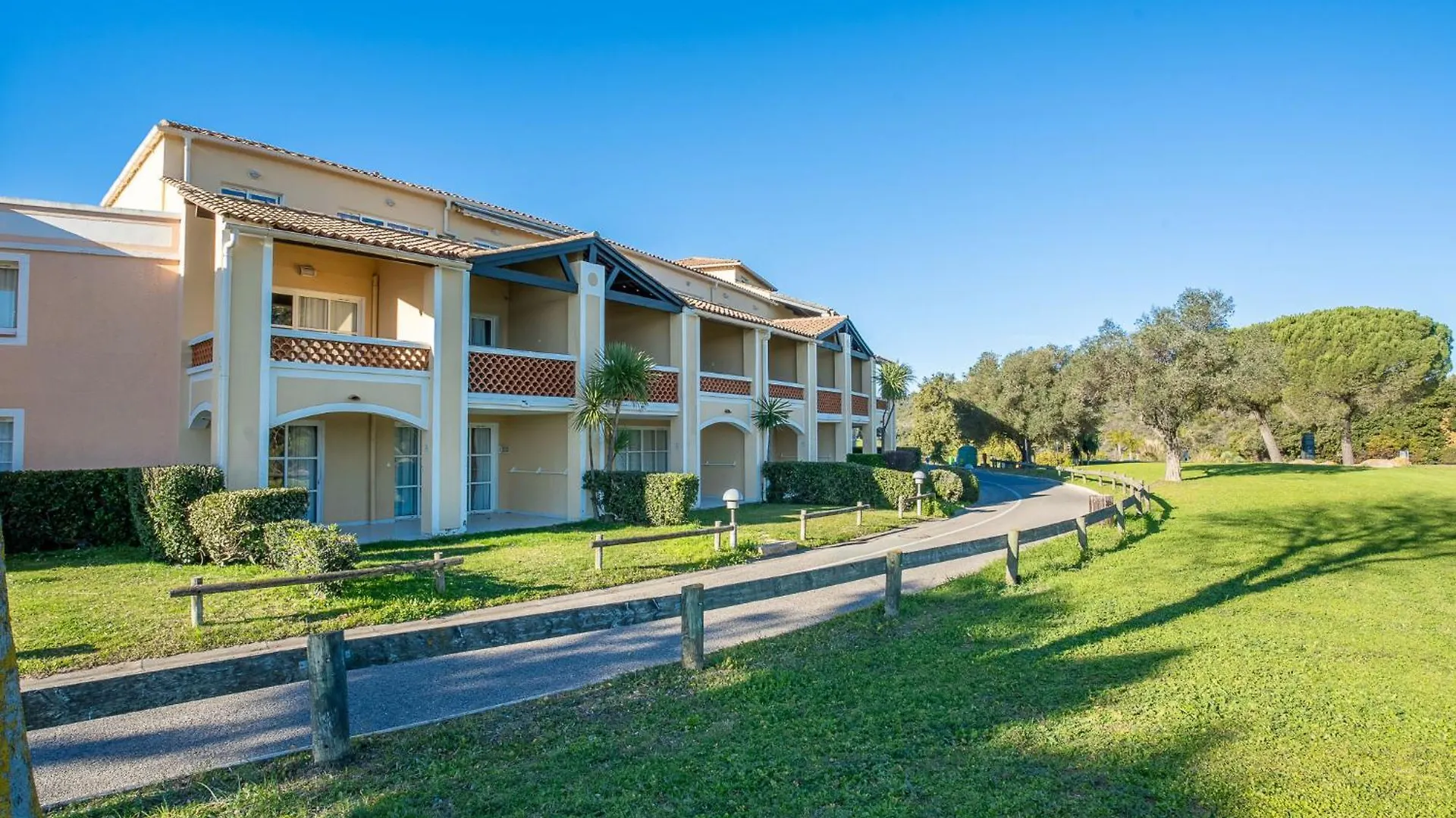 Apartment Village Cap Esterel - L'Esquinade-110 By Interhome Saint-Raphaël
