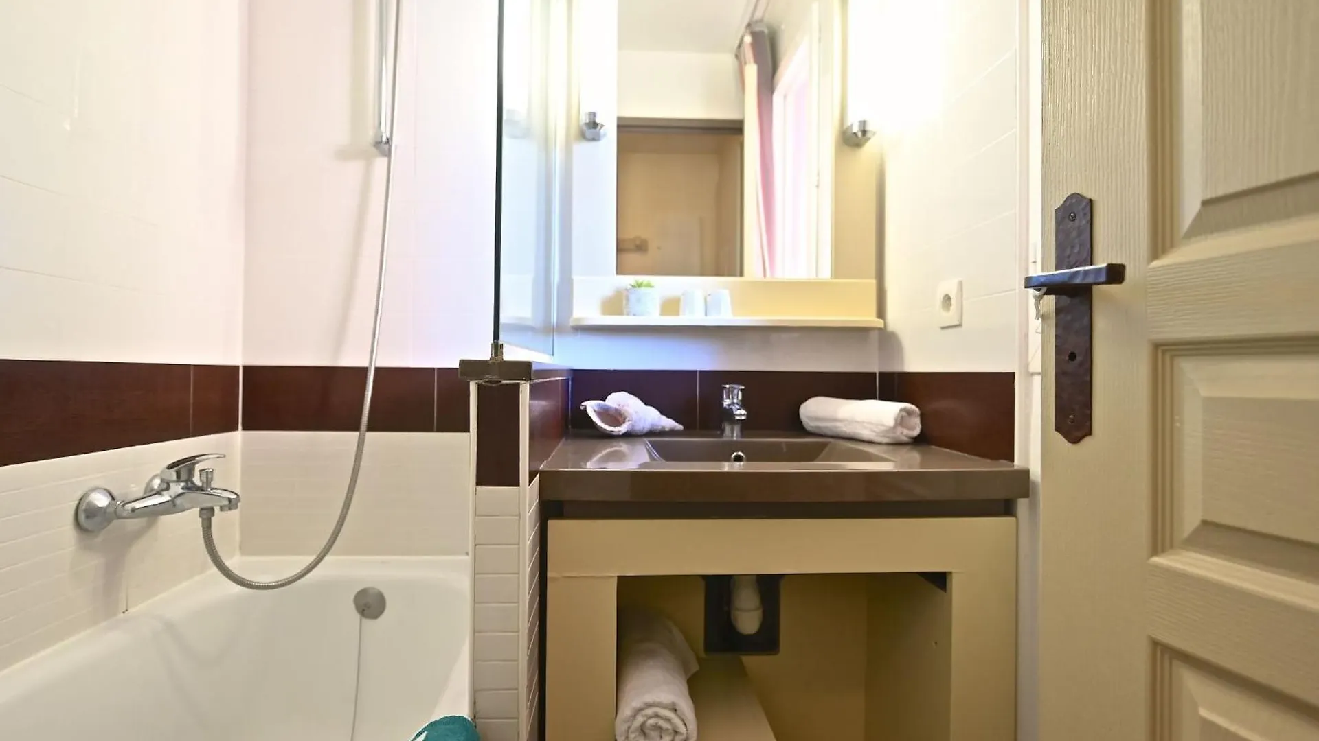 Apartment Village Cap Esterel - L'Esquinade-110 By Interhome Saint-Raphaël 0*,